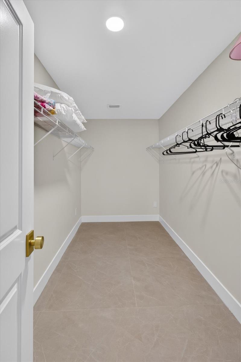 10100 PARADISE BLVD — photo 30