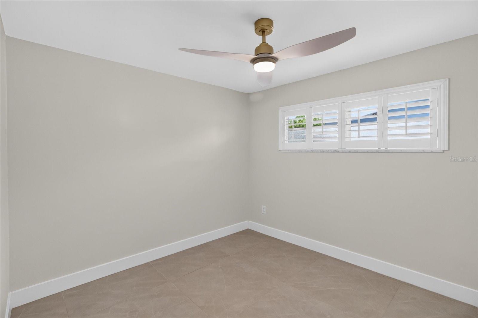 10100 PARADISE BLVD — photo 33