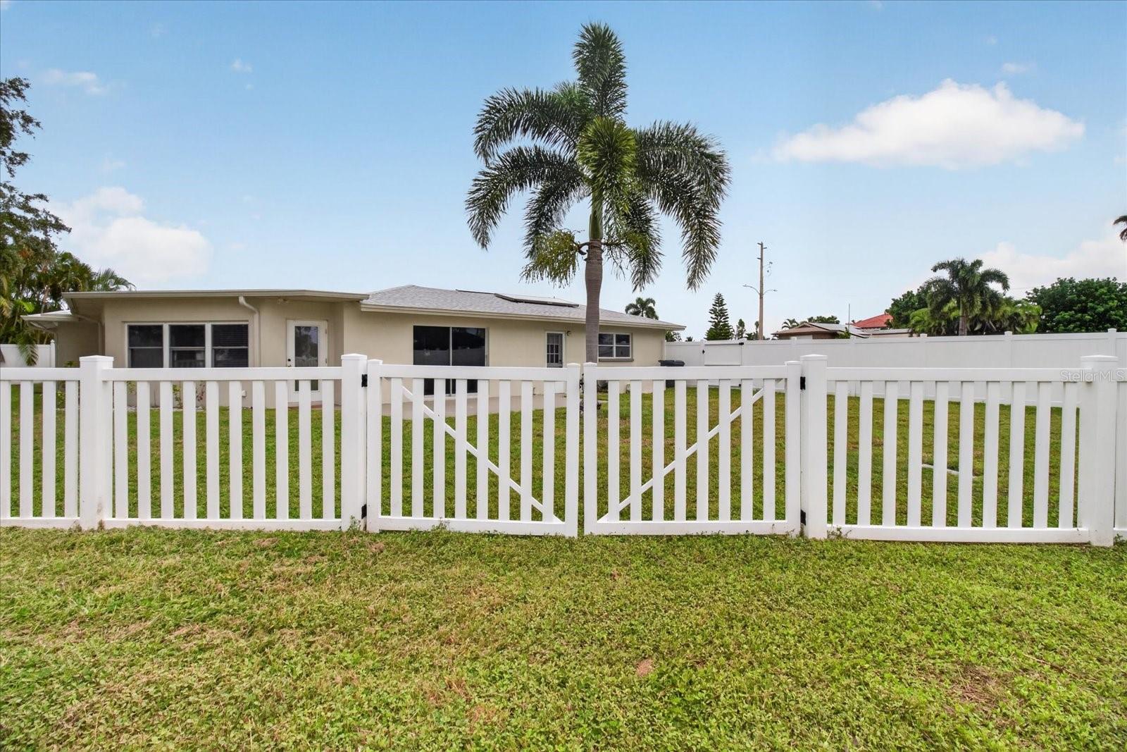 10100 PARADISE BLVD — photo 41