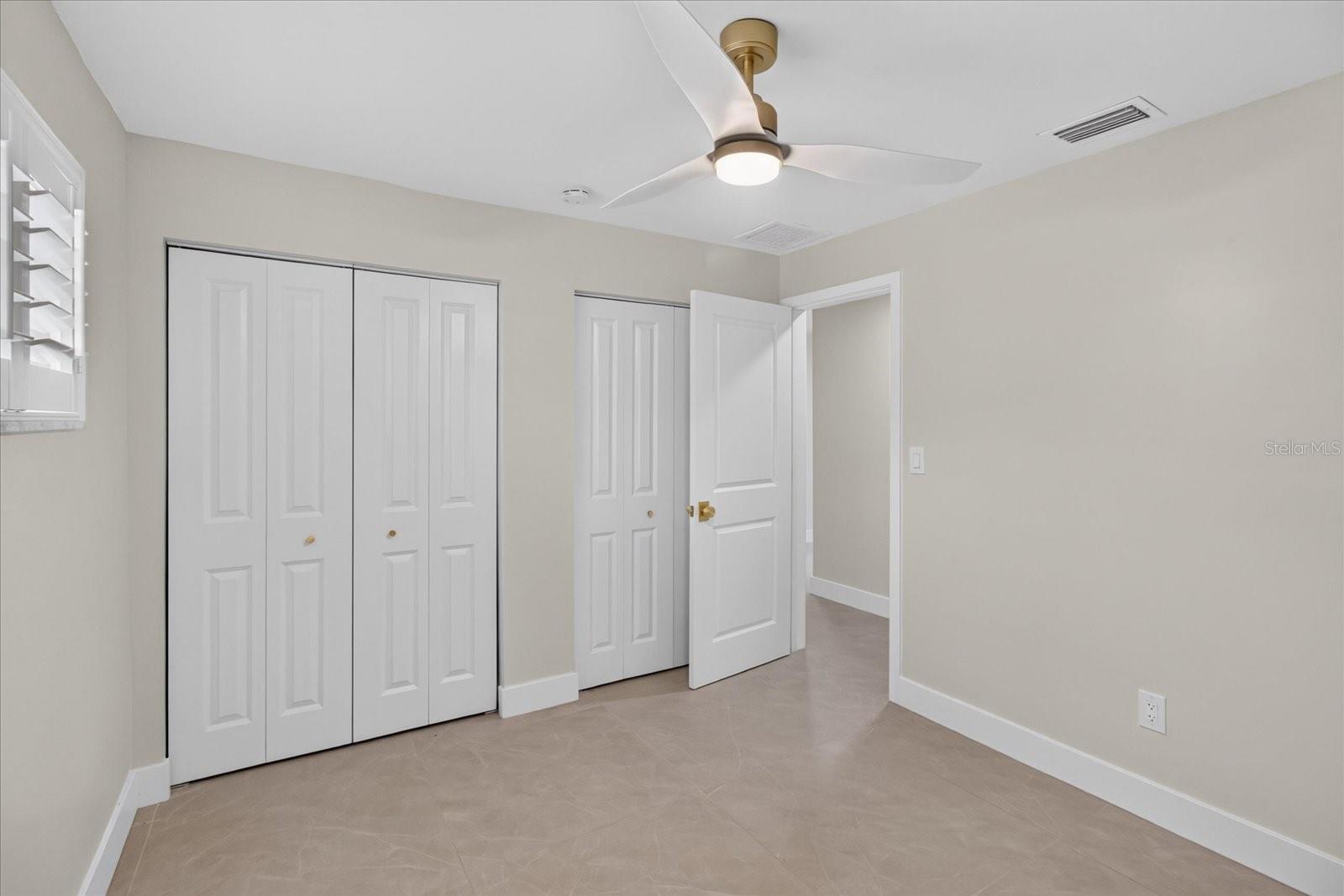 10100 PARADISE BLVD — photo 34