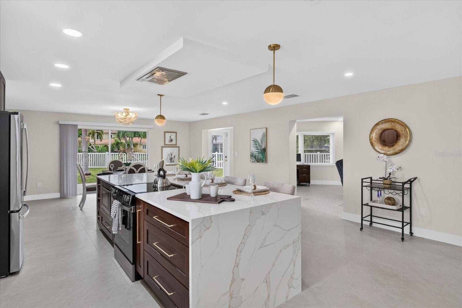 10100 PARADISE BLVD — photo 11