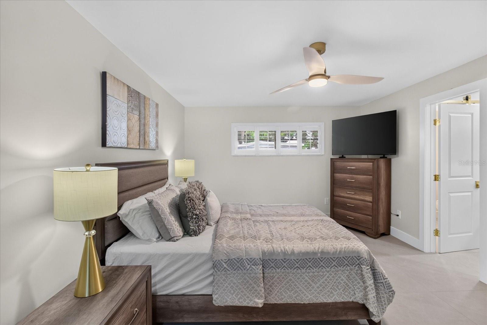 10100 PARADISE BLVD — photo 23