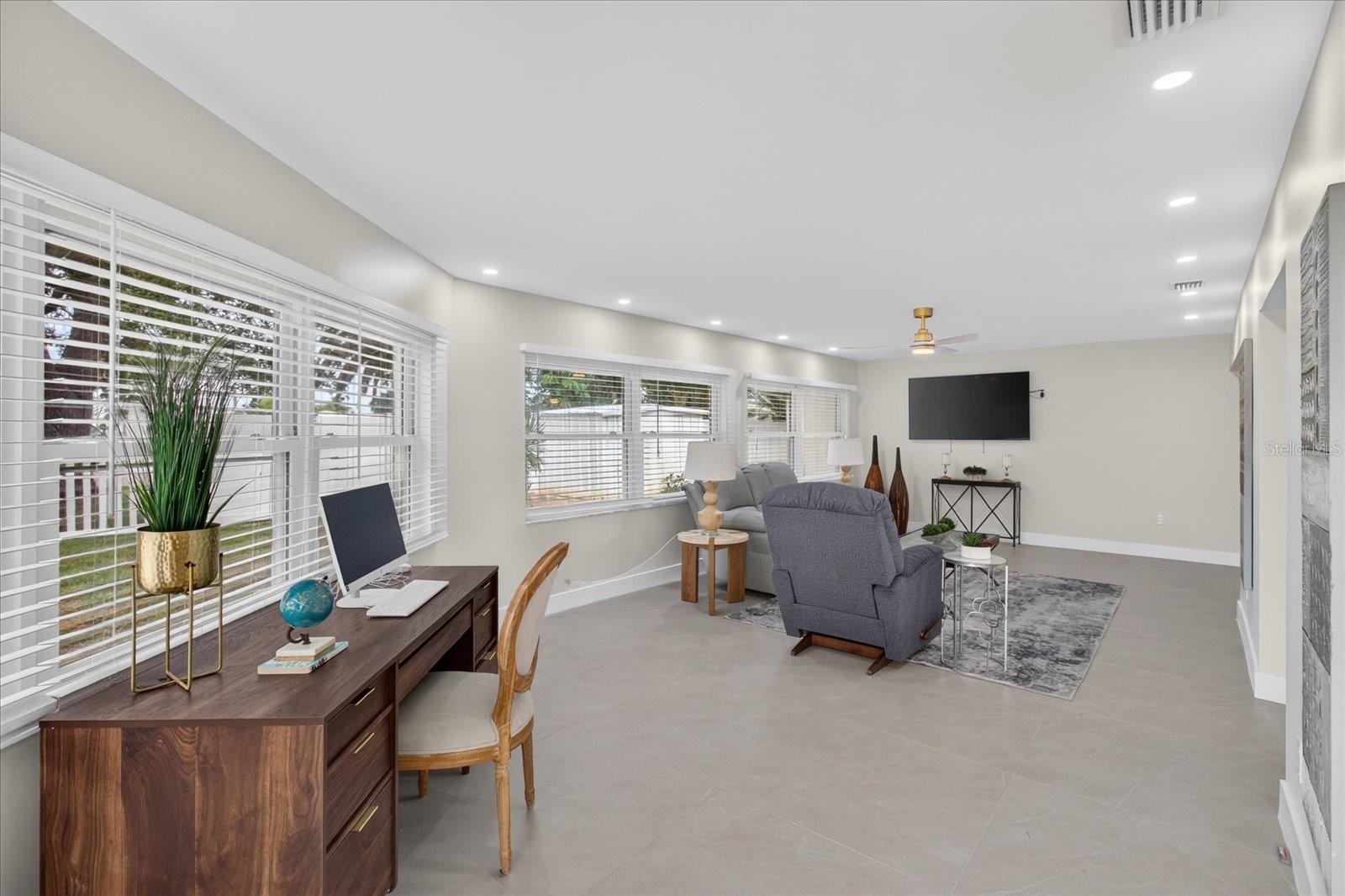 10100 PARADISE BLVD — photo 19