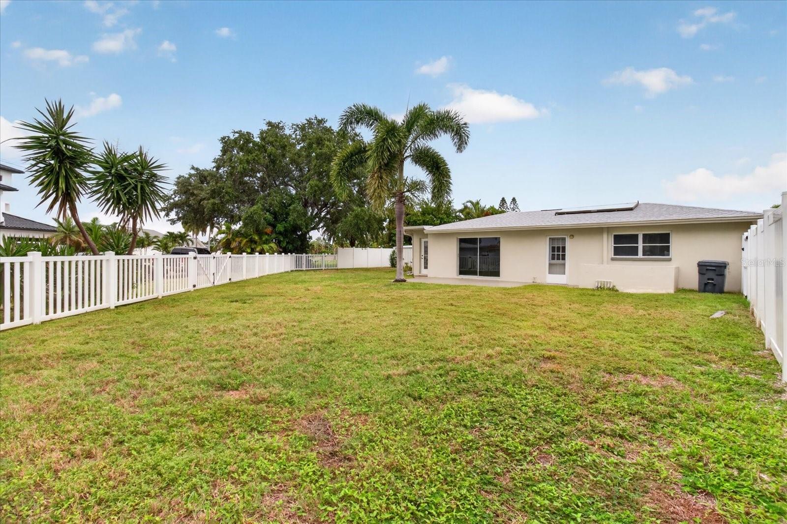 10100 PARADISE BLVD — photo 39