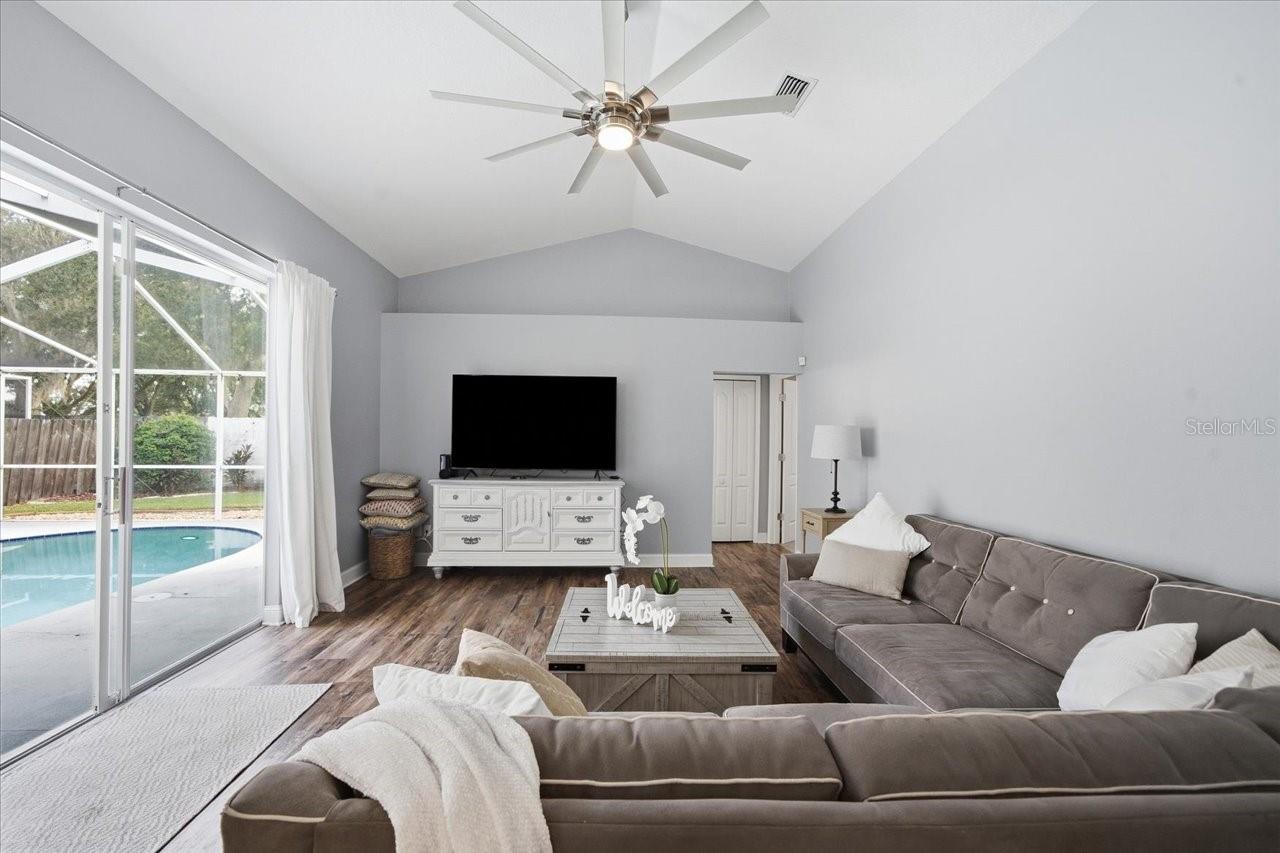 18009 PALM BREEZE DR — photo 24