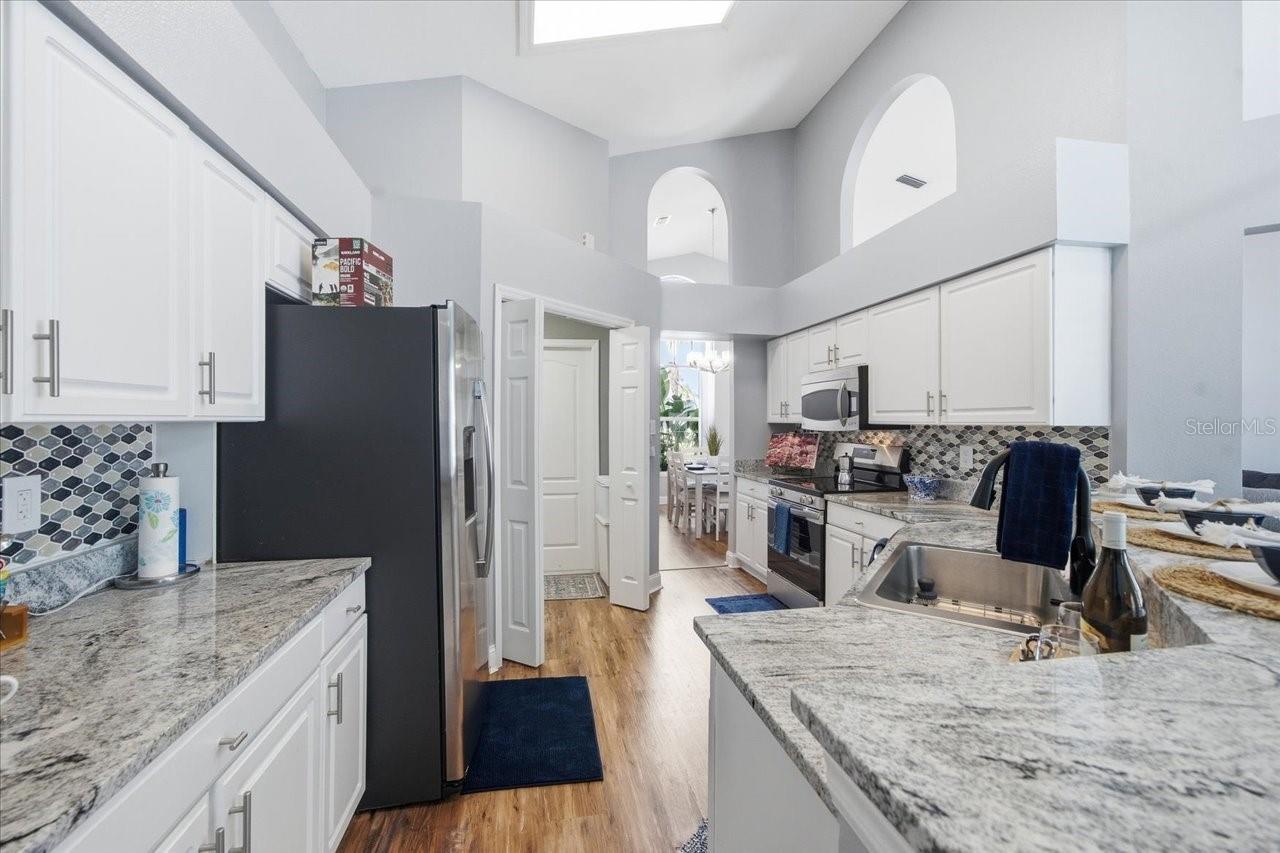 18009 PALM BREEZE DR — photo 18