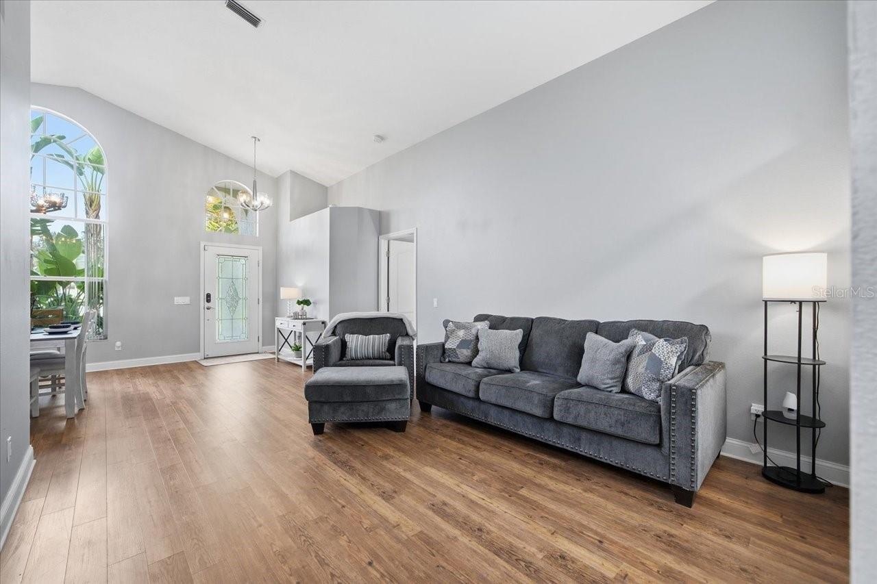 18009 PALM BREEZE DR — photo 12