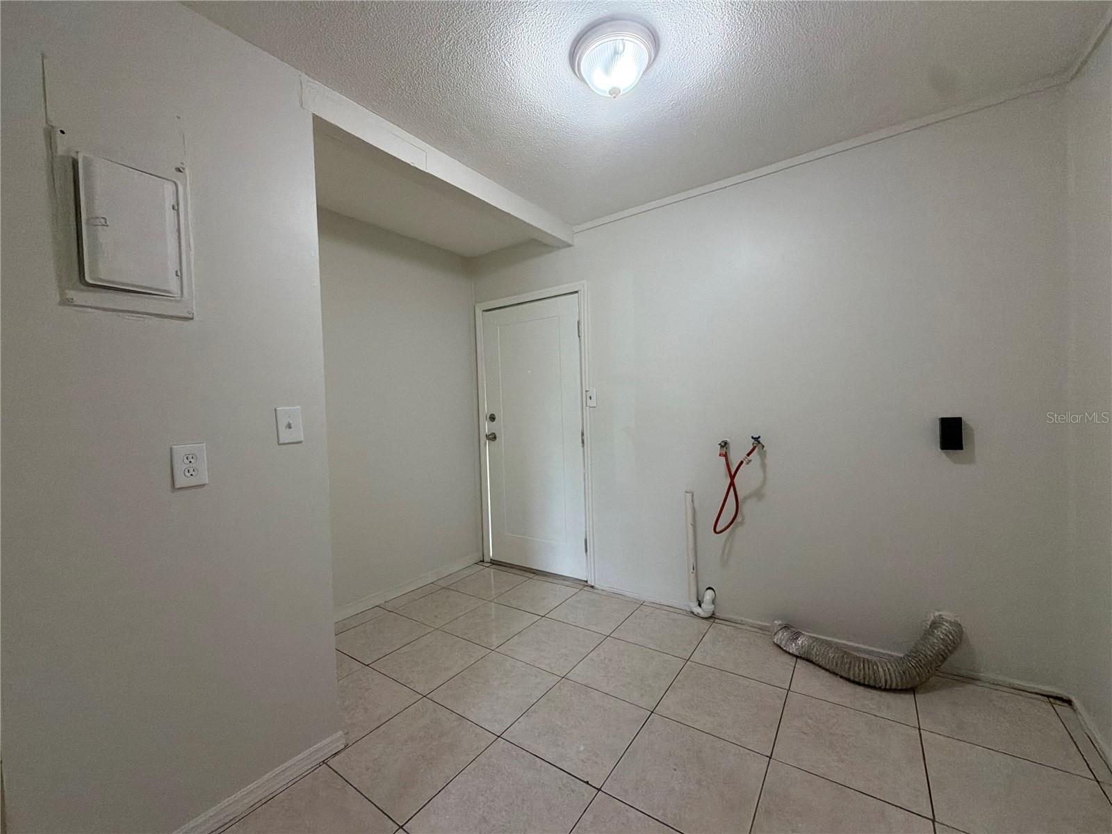7916 ENDIVE AVE — photo 12