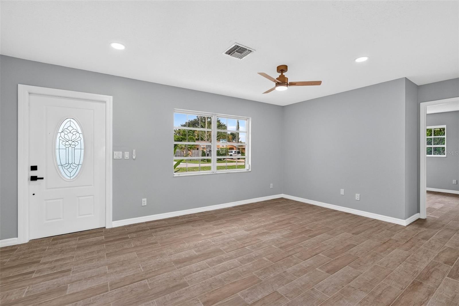 1072 OLYMPIA RD — photo 3