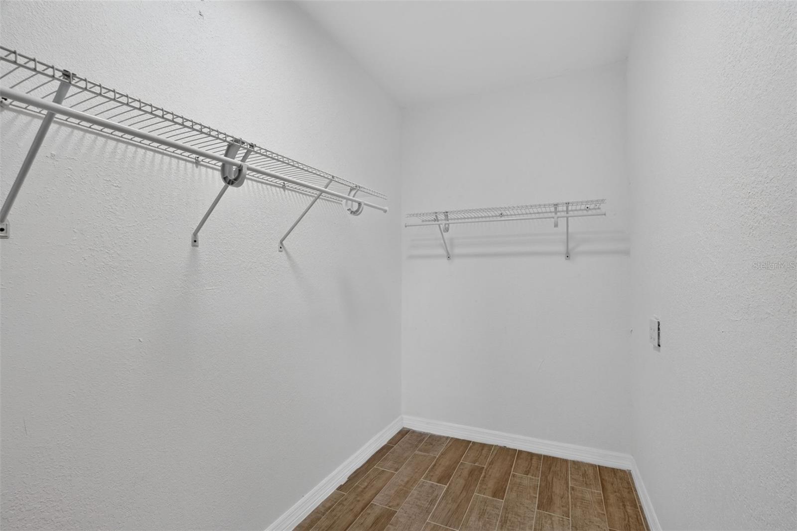 1072 OLYMPIA RD — photo 11