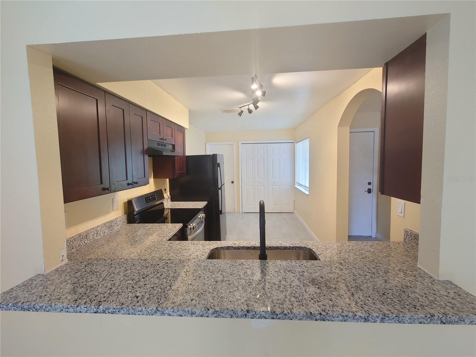 403 ABIGAIL RD — photo 5