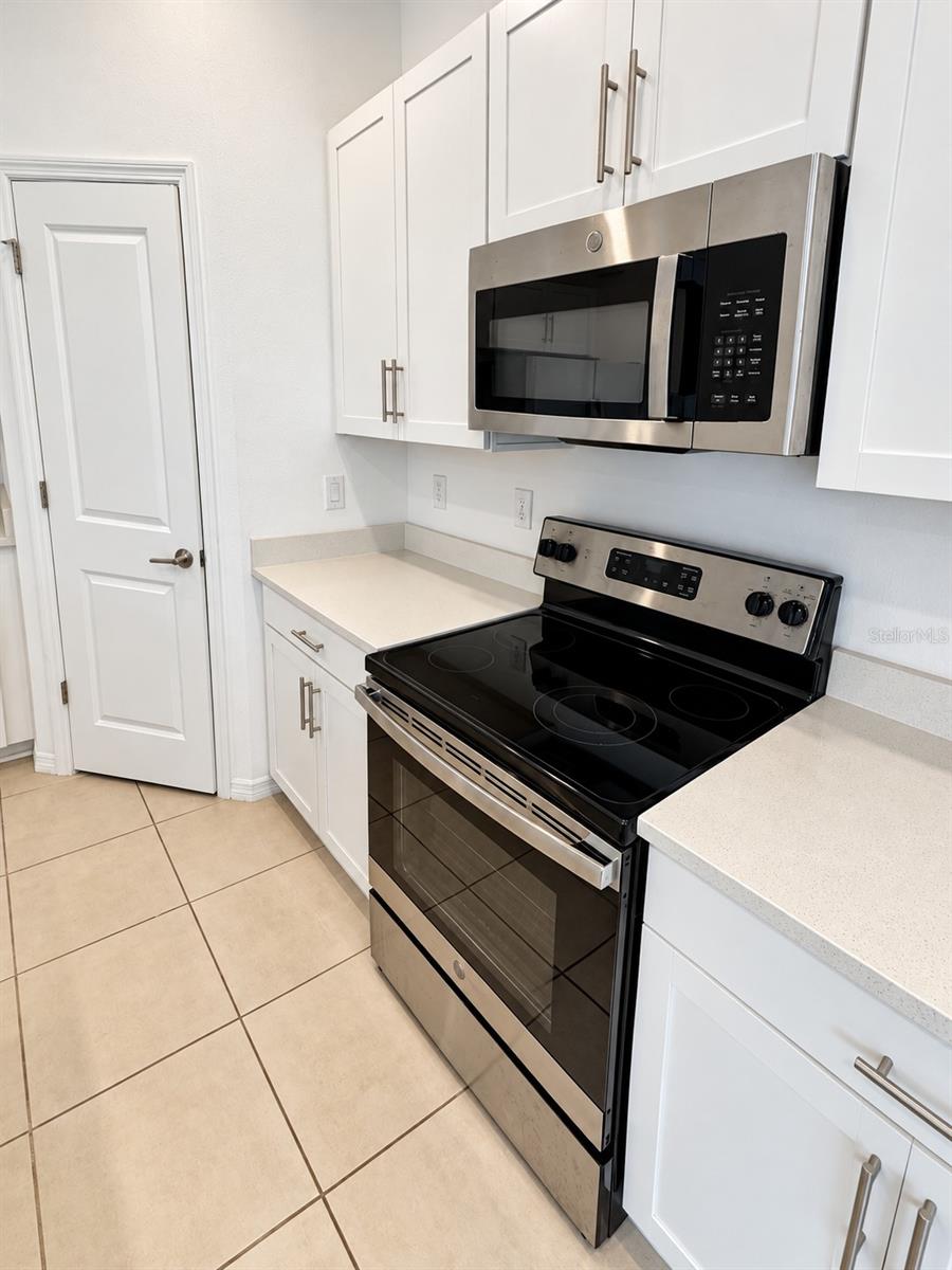 8556 LUNAR SKYE ST — photo 8