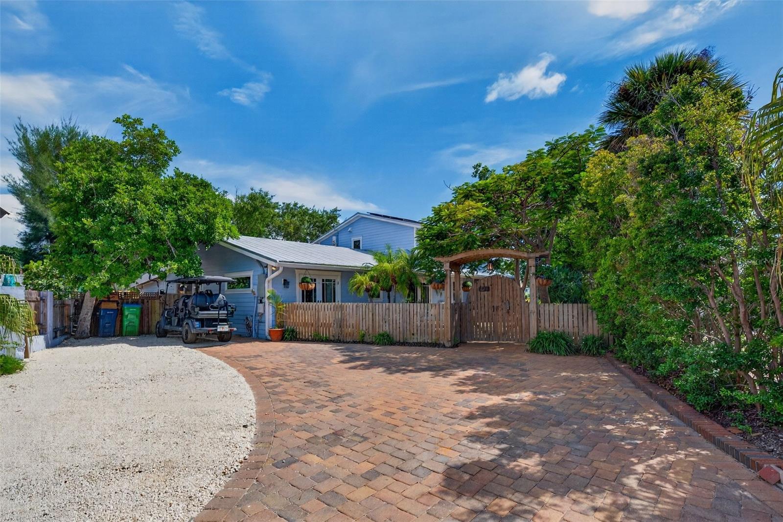 511 SOUTH DR — photo 78