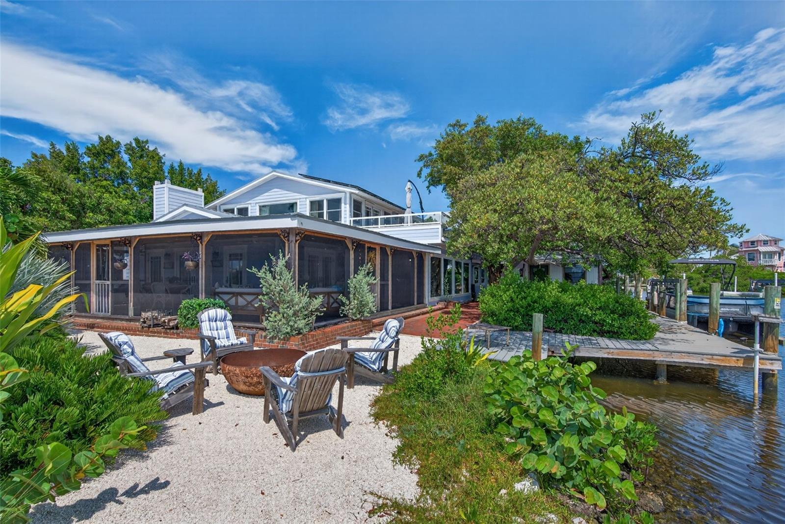 511 SOUTH DR — photo 33