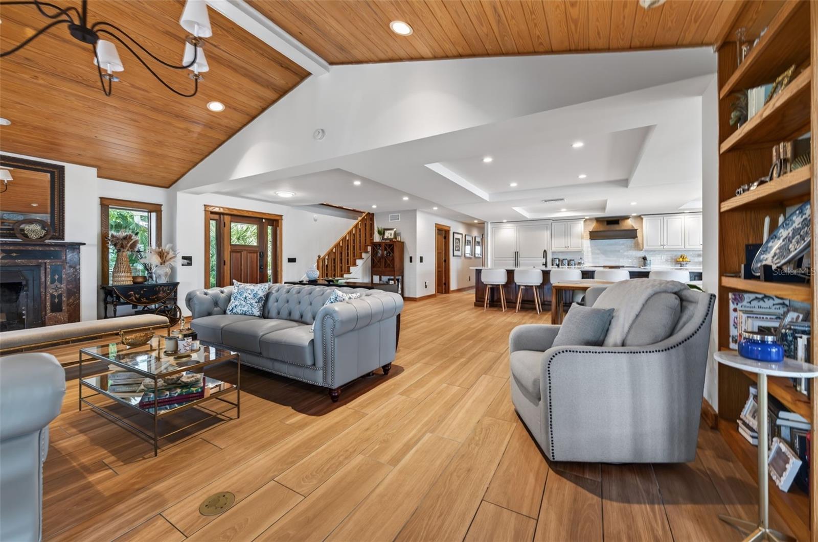 511 SOUTH DR — photo 15
