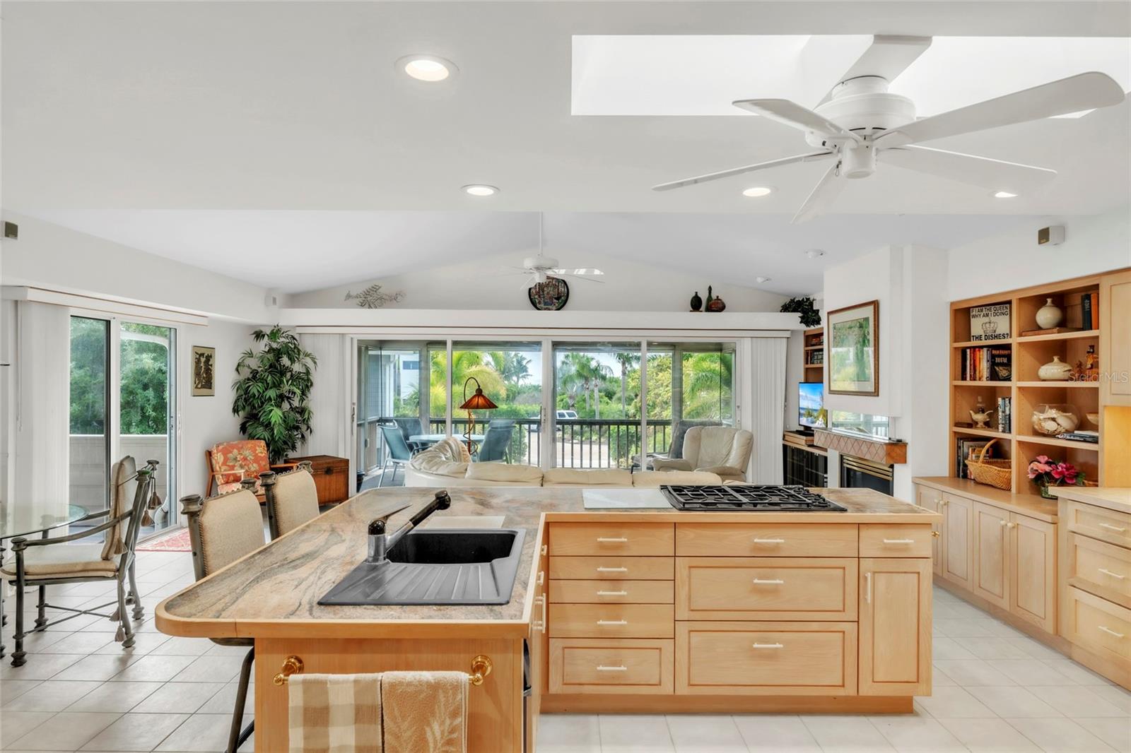 103 SUNSET LN — photo 16