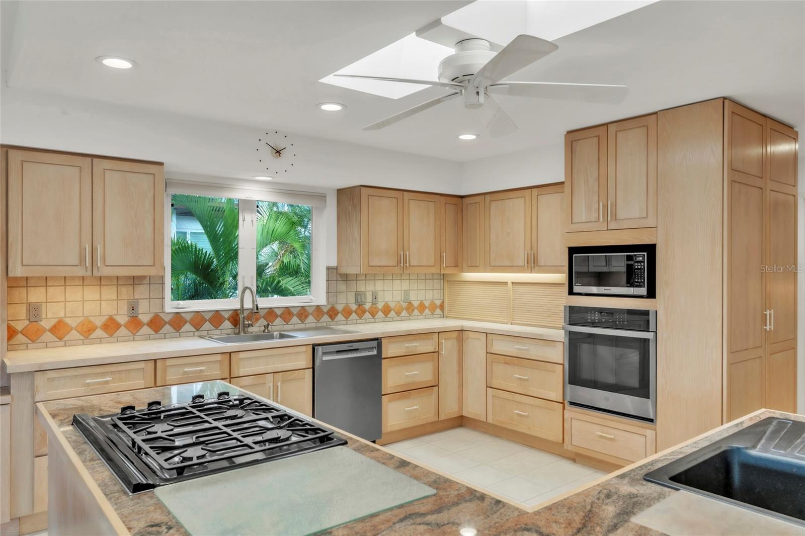 103 SUNSET LN — photo 19