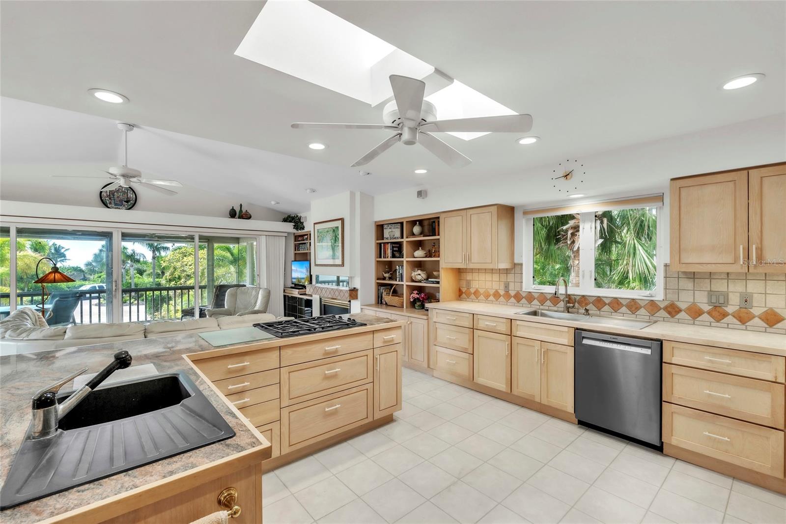 103 SUNSET LN — photo 15