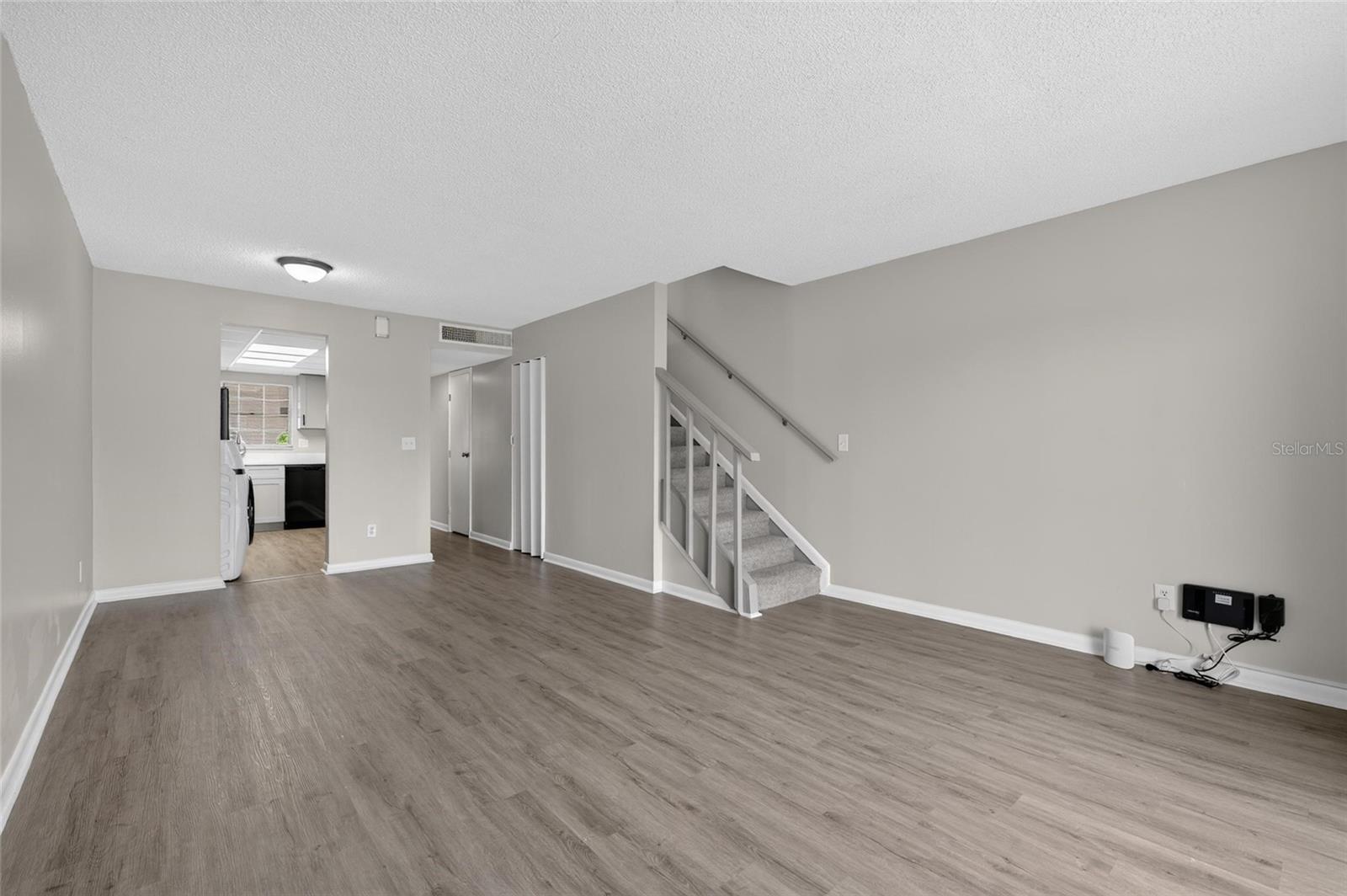 709 RUSSELL LN #C221 — photo 22
