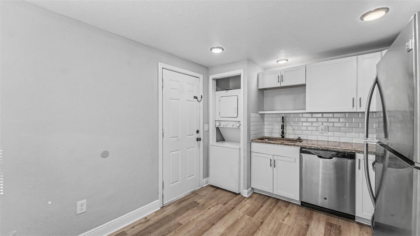 1412 E RENFRO ST — photo 5