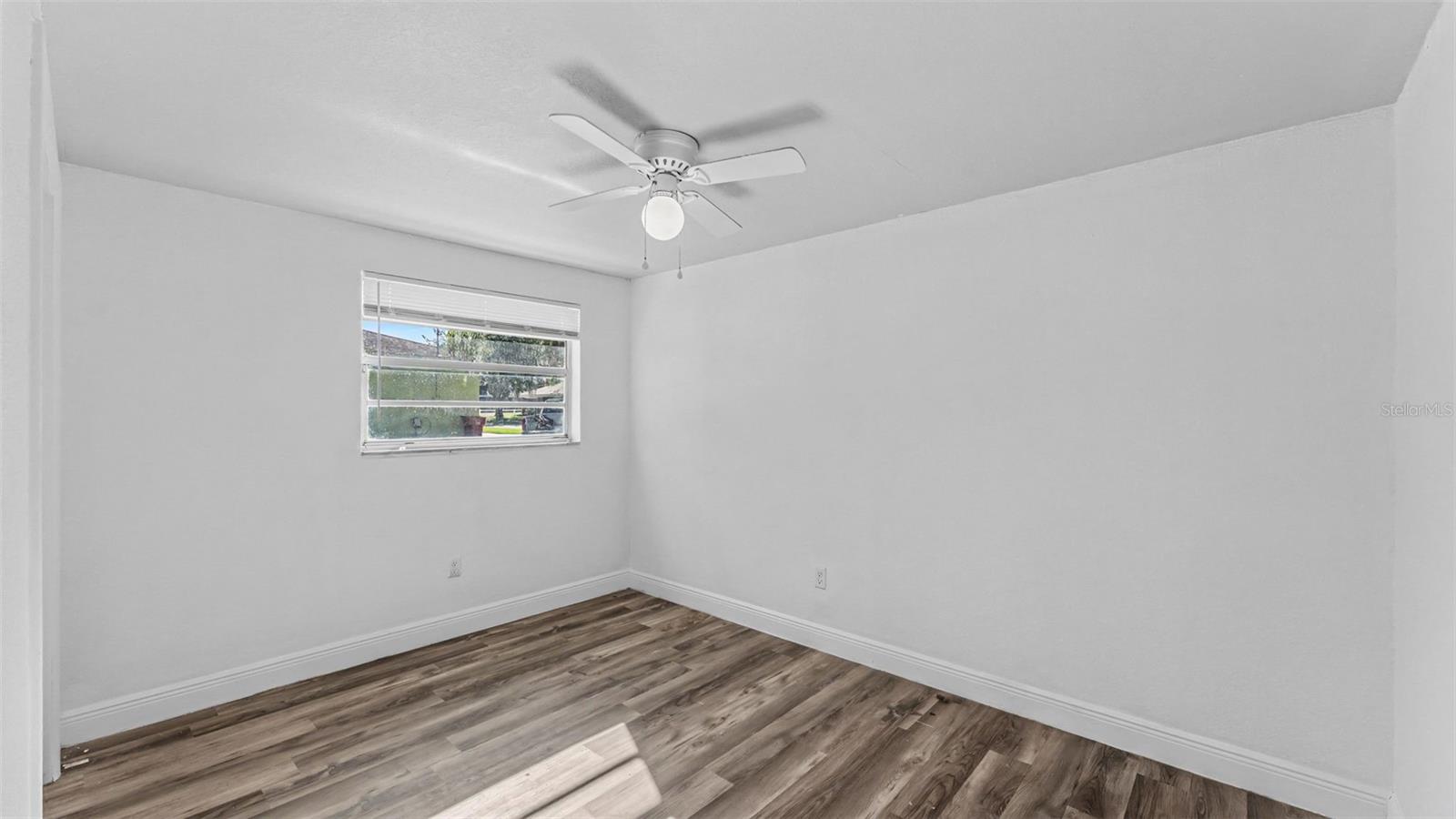 1412 E RENFRO ST — photo 14