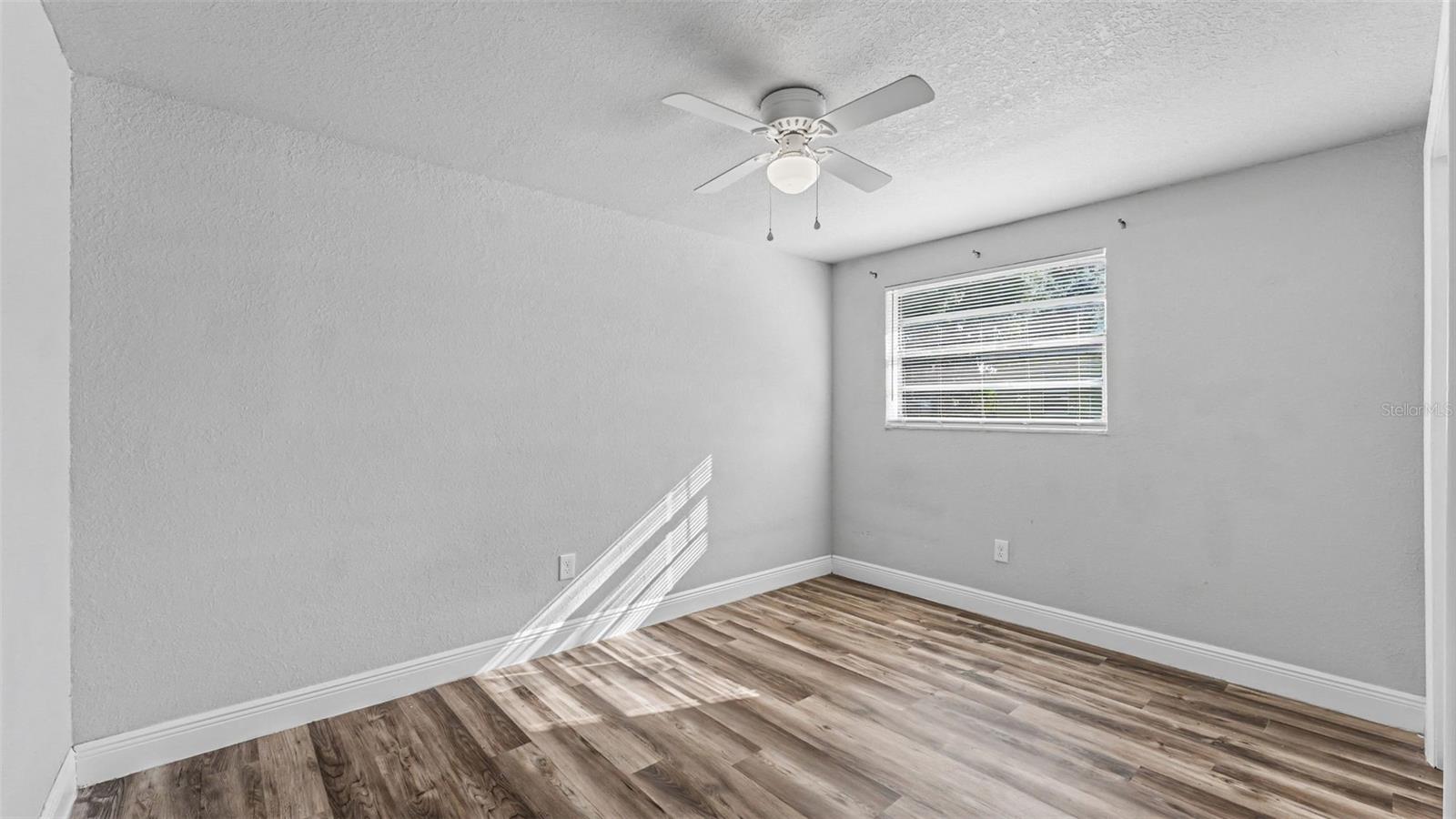 1412 E RENFRO ST — photo 7