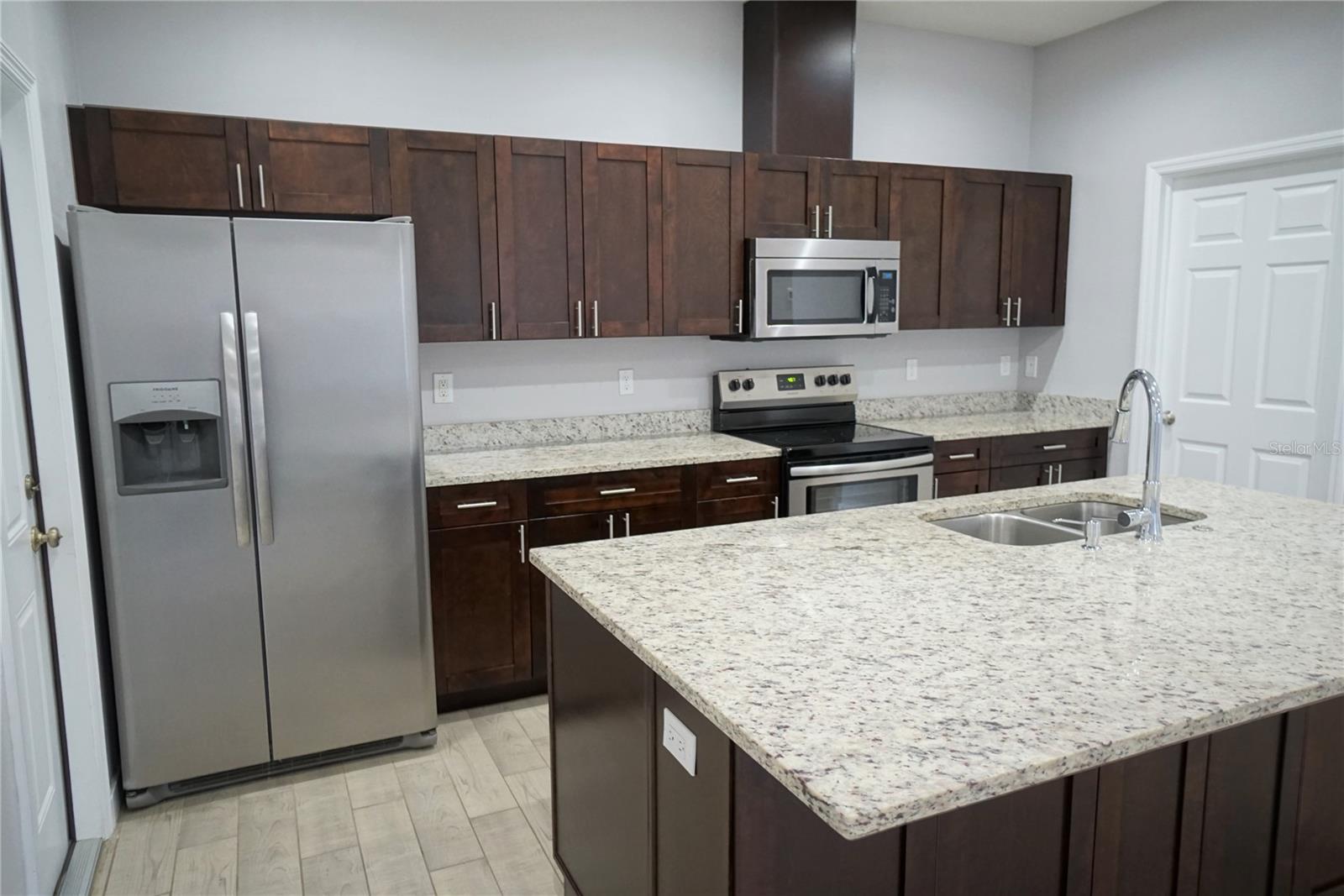 4210 N COOLIDGE AVE #2 — photo 8
