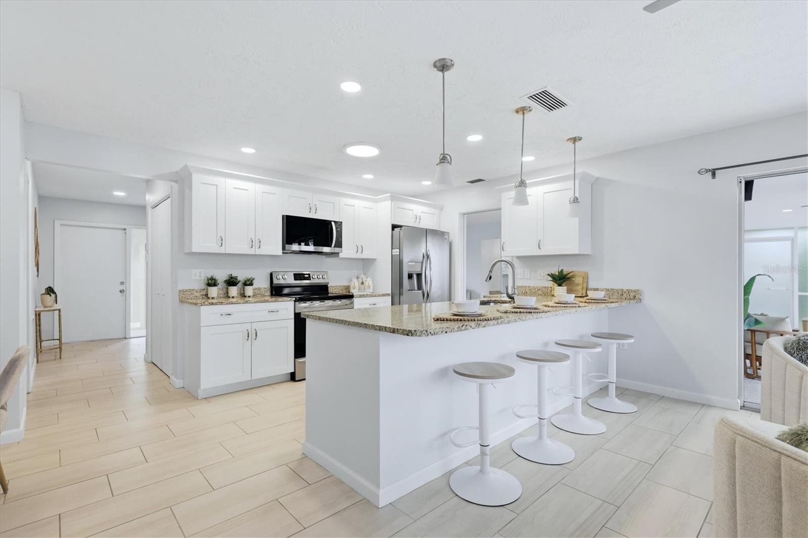 1010 MALIBU CT — photo 12