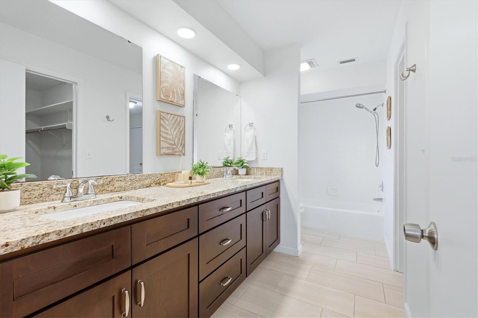 1010 MALIBU CT — photo 26