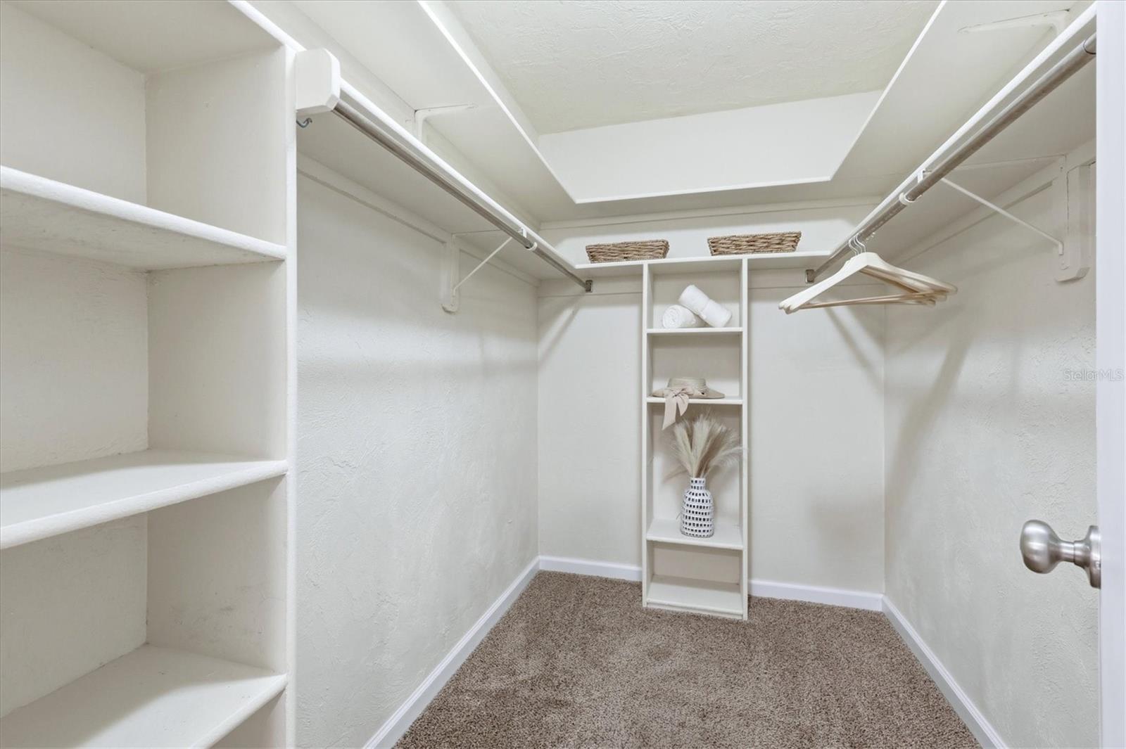 1010 MALIBU CT — photo 27