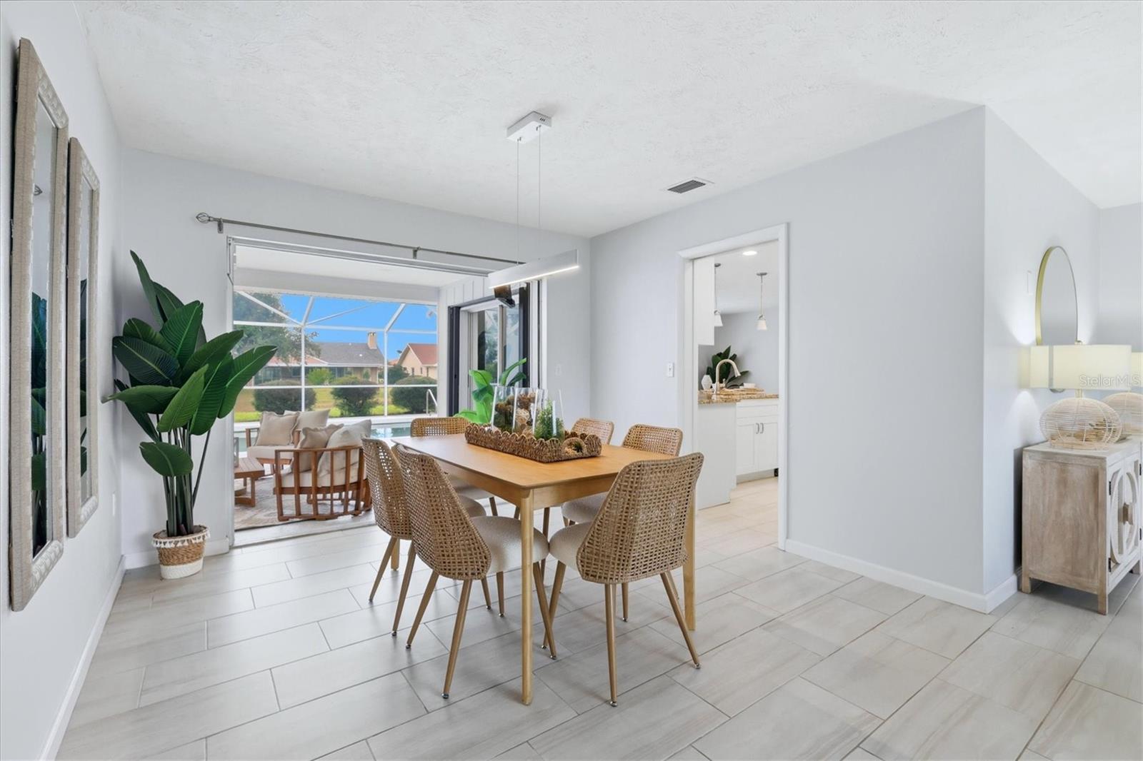 1010 MALIBU CT — photo 10