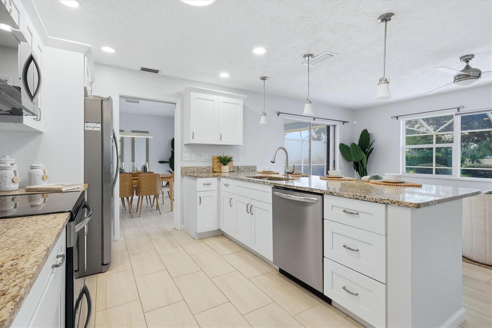 1010 MALIBU CT — photo 13