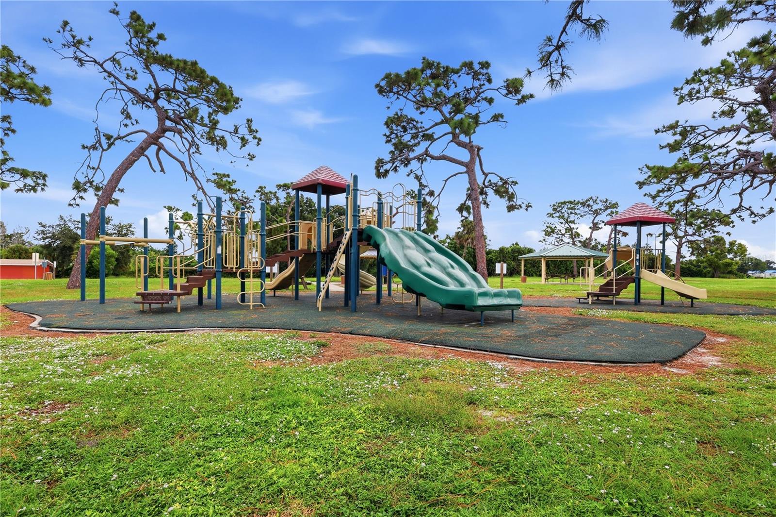 1010 MALIBU CT — photo 49