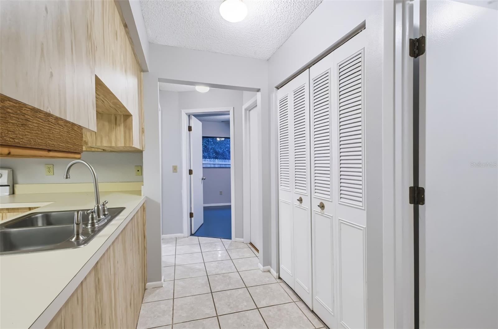 3030 CYPRESS GREEN DR — photo 14