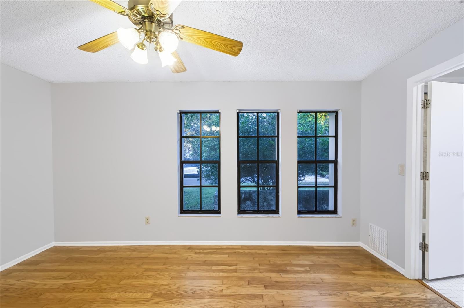 3030 CYPRESS GREEN DR — photo 4
