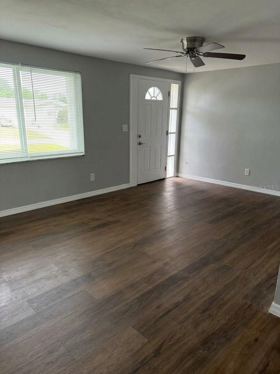 4104 PINEFIELD AVE — photo 2