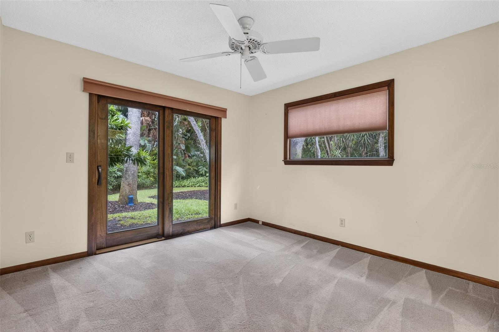 3300 MEADOW VIEW LN — photo 32