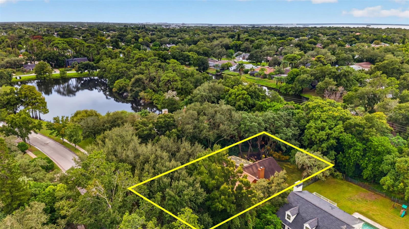 3300 MEADOW VIEW LN — photo 36