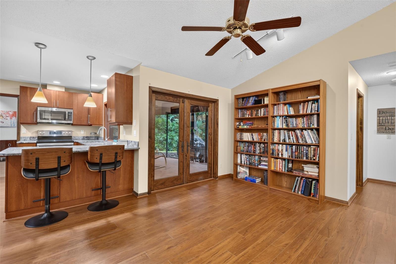 3300 MEADOW VIEW LN — photo 17