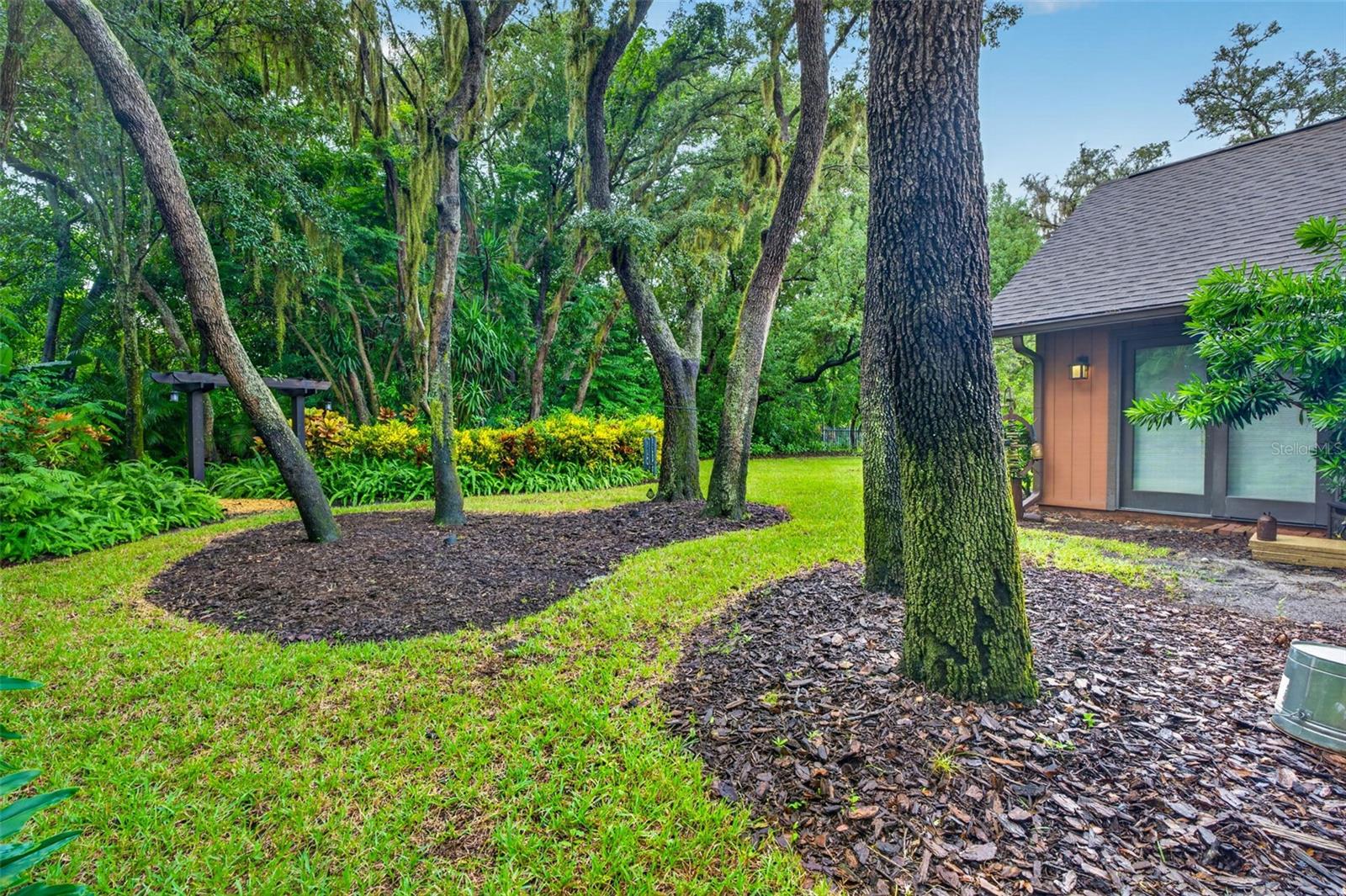 3300 MEADOW VIEW LN — photo 33