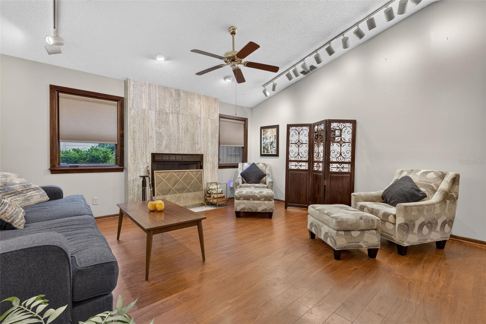 3300 MEADOW VIEW LN — photo 10