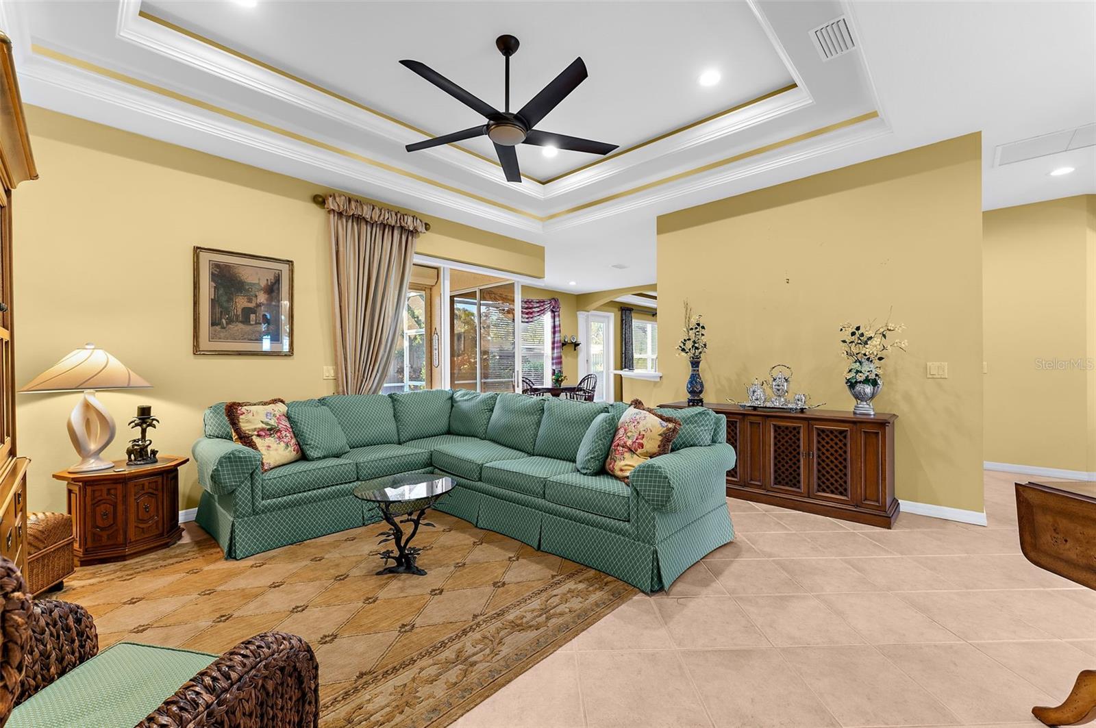 2524 JEFFERSON CIR — photo 4