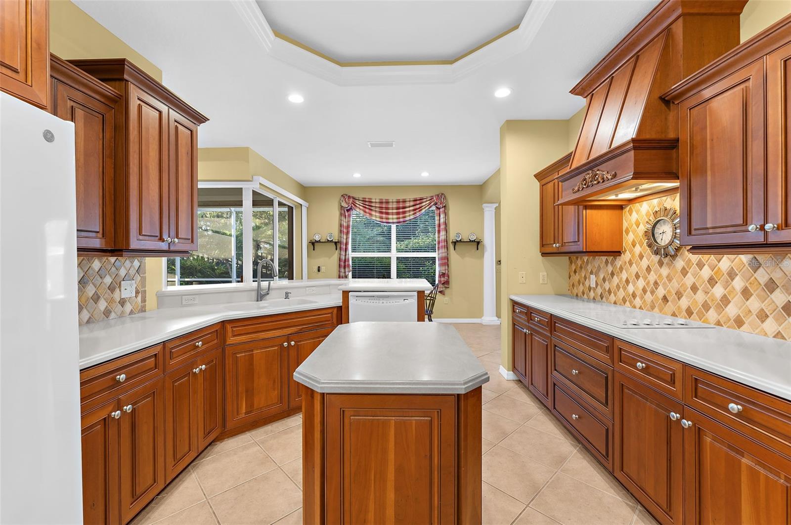 2524 JEFFERSON CIR — photo 10