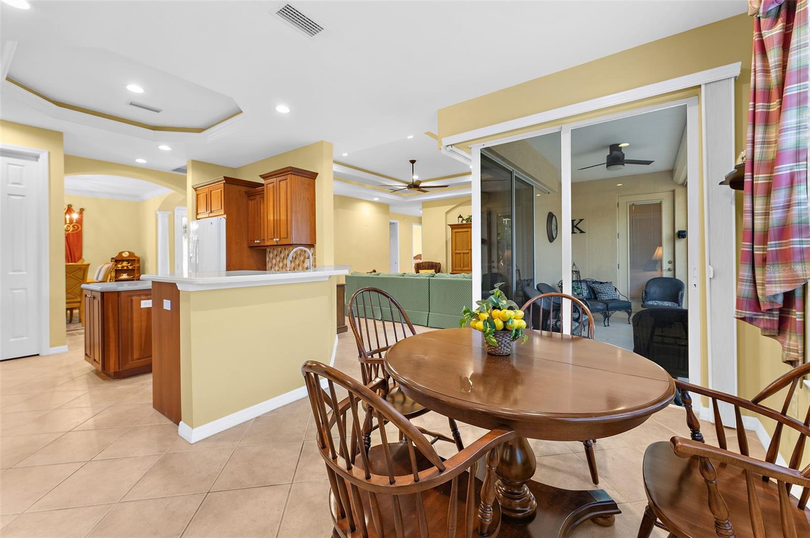 2524 JEFFERSON CIR — photo 8