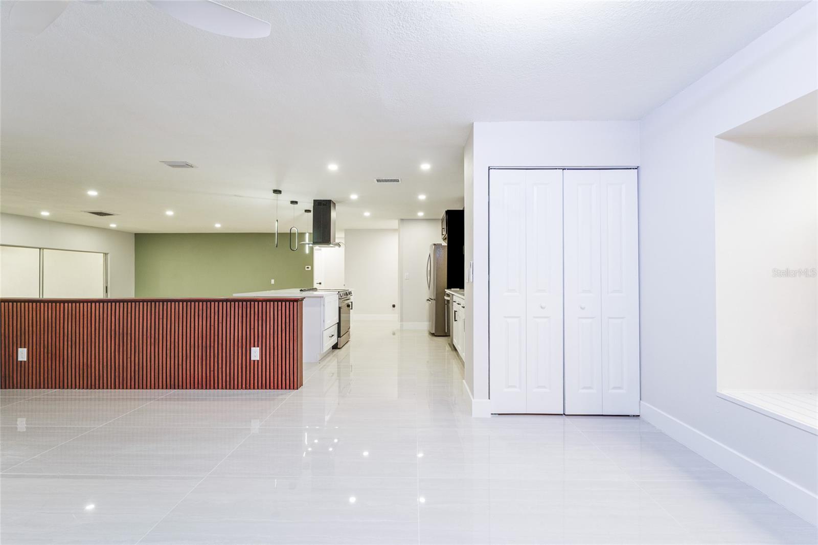 1149 S CYPRESS POINT DR — photo 32