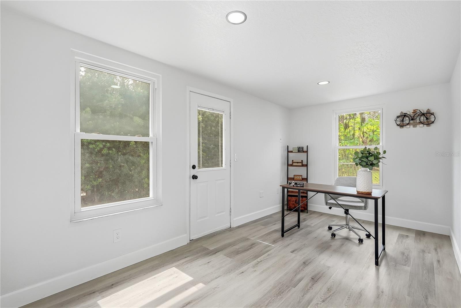 6236 HOPEWELL DR — photo 35