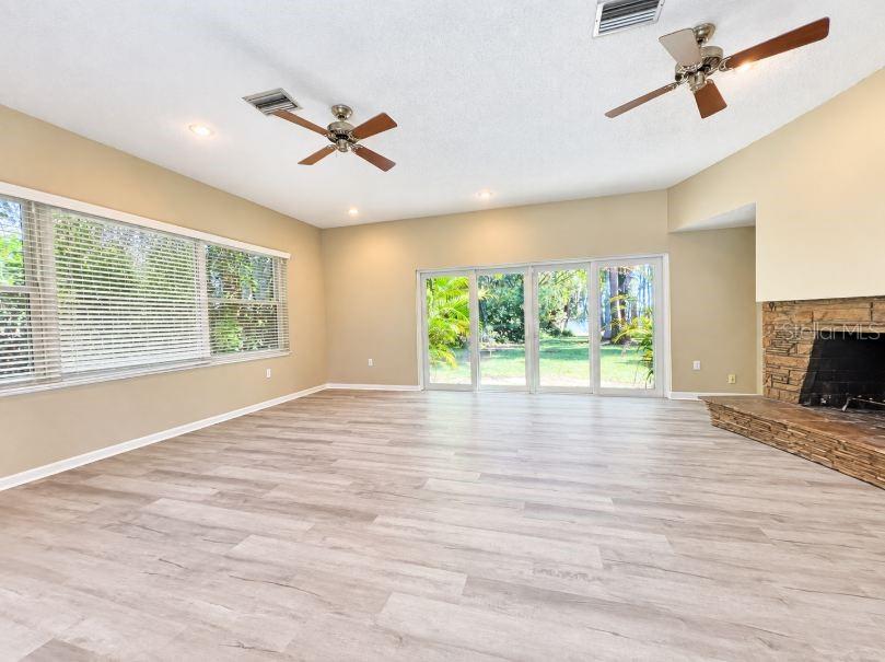 18109 CRAWLEY RD — photo 10