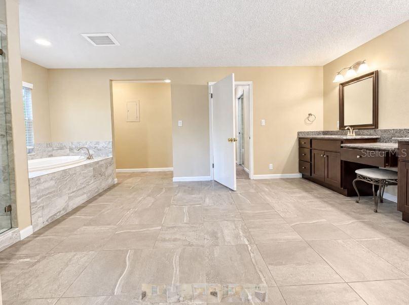 18109 CRAWLEY RD — photo 16
