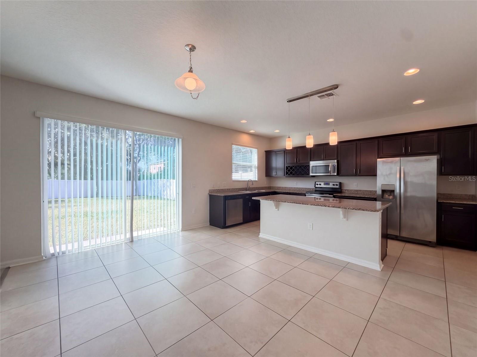 7607 TANGLE RUSH DR — photo 2