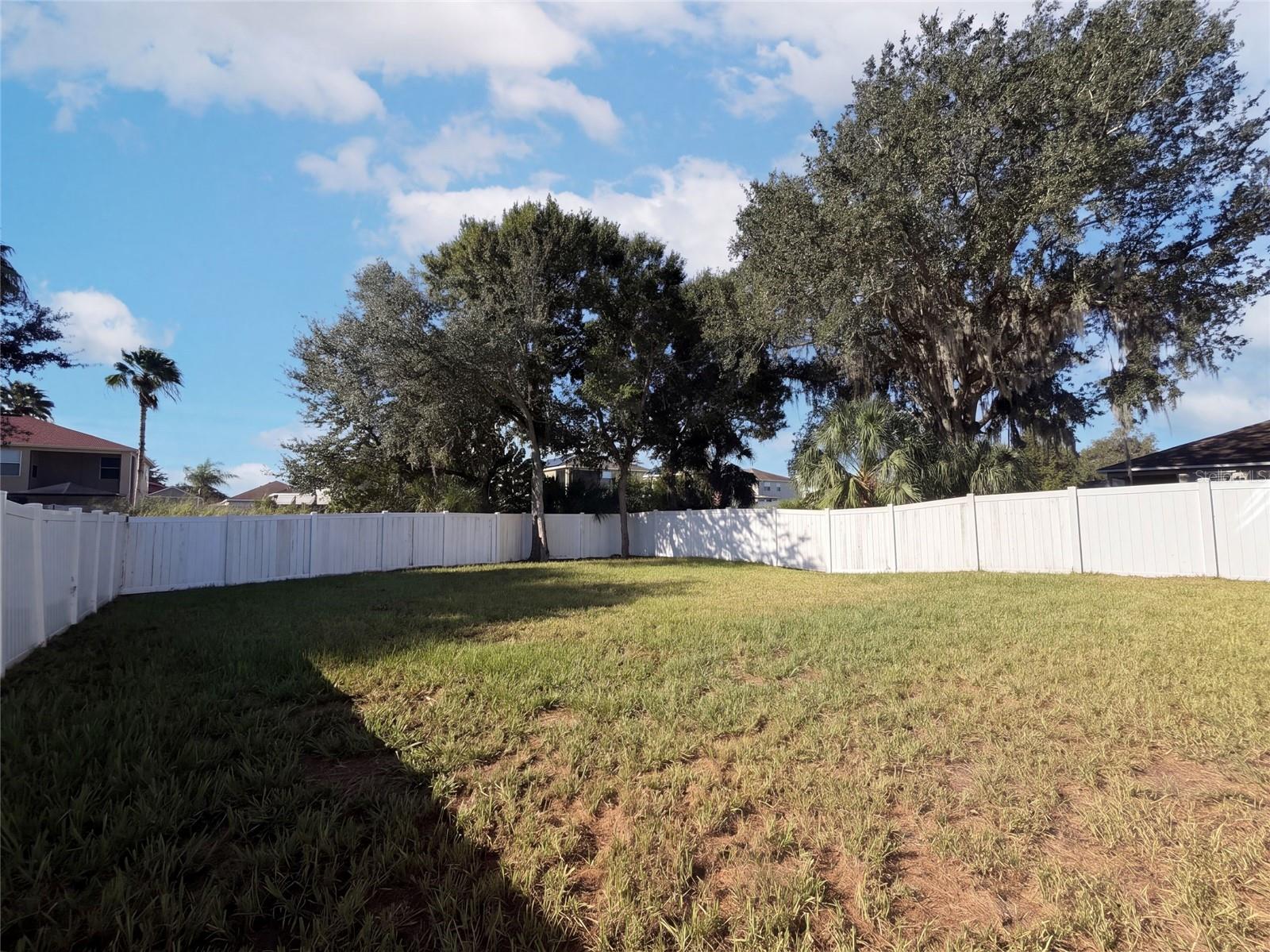 7607 TANGLE RUSH DR — photo 27